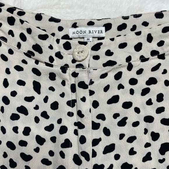 Moon River Short - Picture 5 of 10